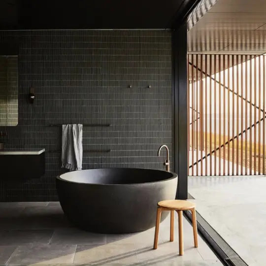 Romeo ROUND Stone Freestanding Bath 1350mm | 1500mm - various finishes PIETRA BIANCA