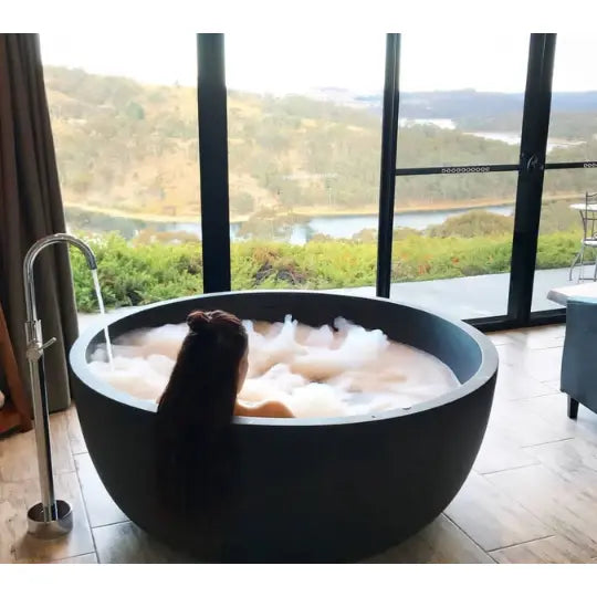 Romeo ROUND Stone Freestanding Bath 1350mm | 1500mm - various finishes PIETRA BIANCA
