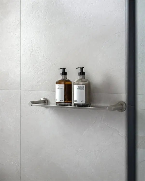 Mecca Metal Shelf Nero tapware