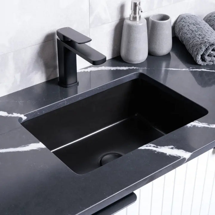 Koko Undermount Basin with overflow, Matte Black Fienza