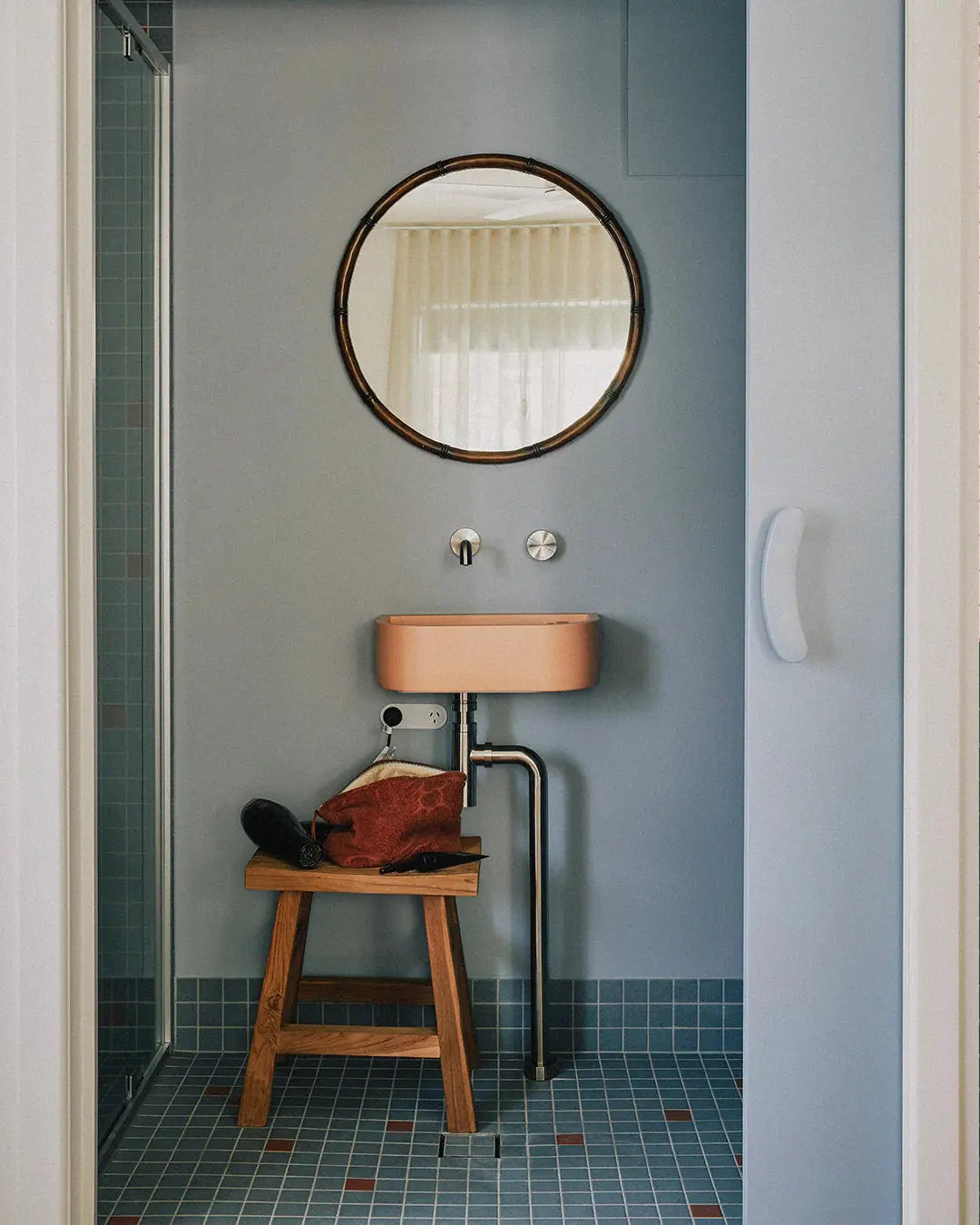 LOOP 02 BASIN wall mounted basin Nood Co.