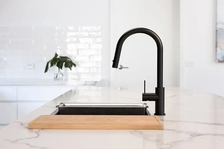 MECCA PULL OUT SINK MIXER WITH VEGIE SPRAY FUNCTION Nero tapware
