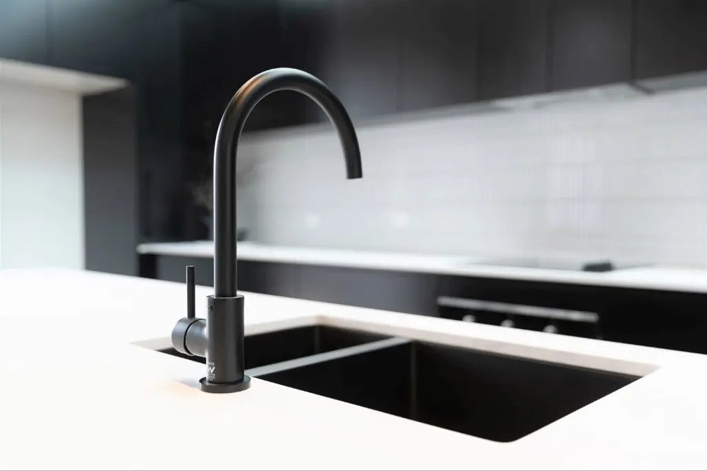 KITCHEN SINK - ONE AND HALF BOWL 670 X 440, Various finishes Meir