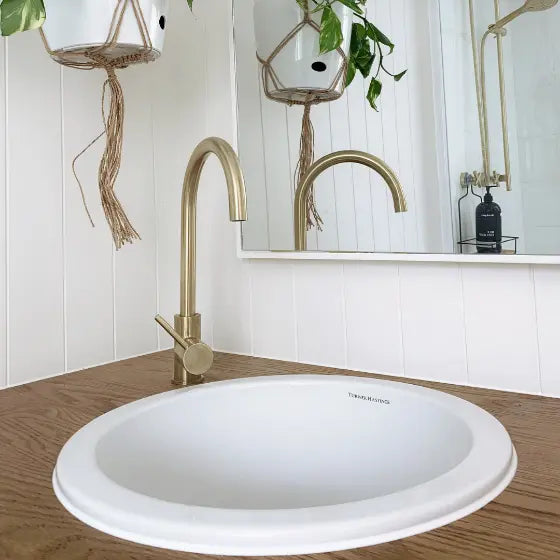 Cuisine Round 47 Inset / Undermount Fine Fireclay Sink Turner Hastings