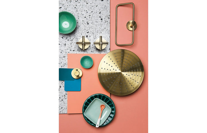 Radii Hand Towel Holder Round Plate Phoenix