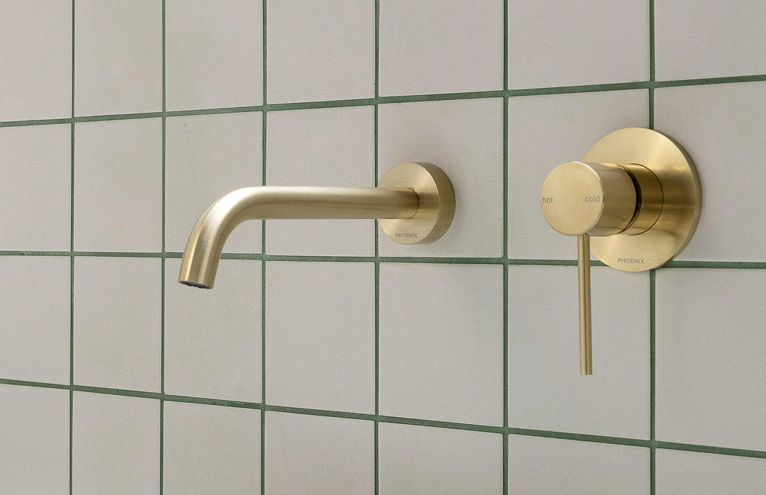 Vivid Slimline Wall Outlet 180mm Curved Phoenix
